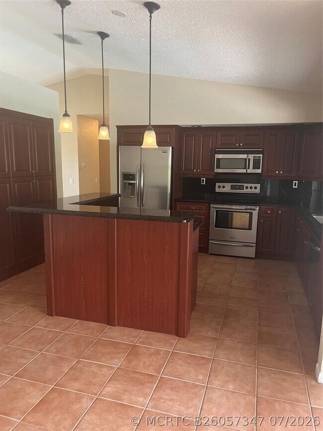 Building Photo - 10734 NW 17th Manor