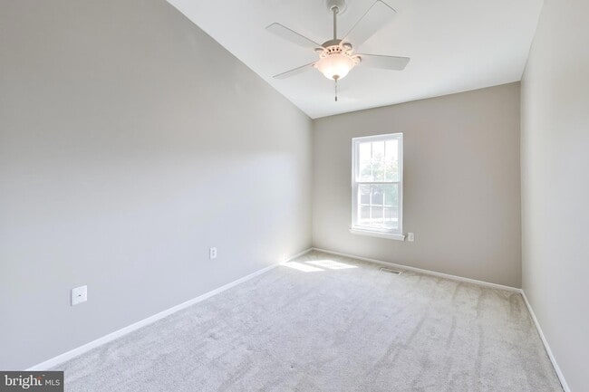 Building Photo - 4 Earth Star Ct