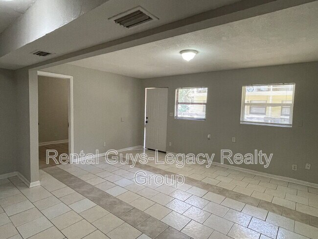 Building Photo - 1738 Wright Ave