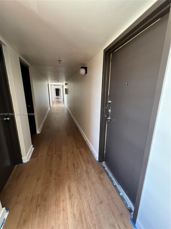 Building Photo - 9686 Fontainebleau Blvd