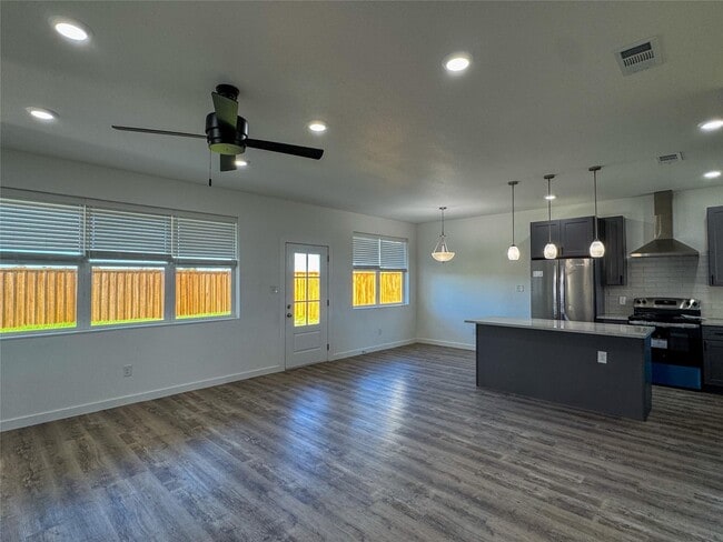 Building Photo - 430 Lucy Rd