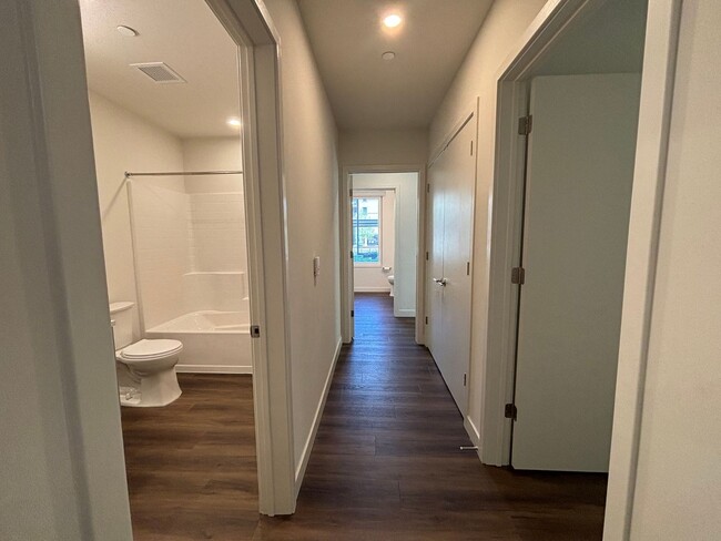 Building Photo - Bright South Corner Home with Park Views –...