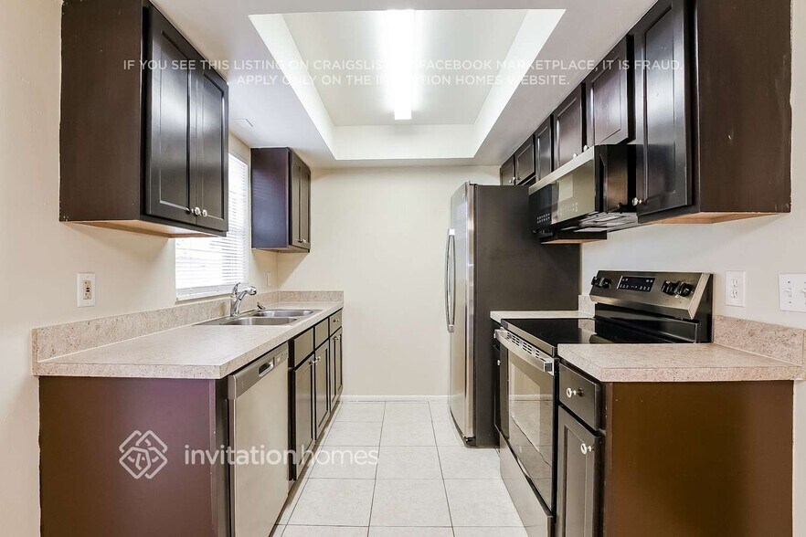Building Photo - 520 Sunrise Dr