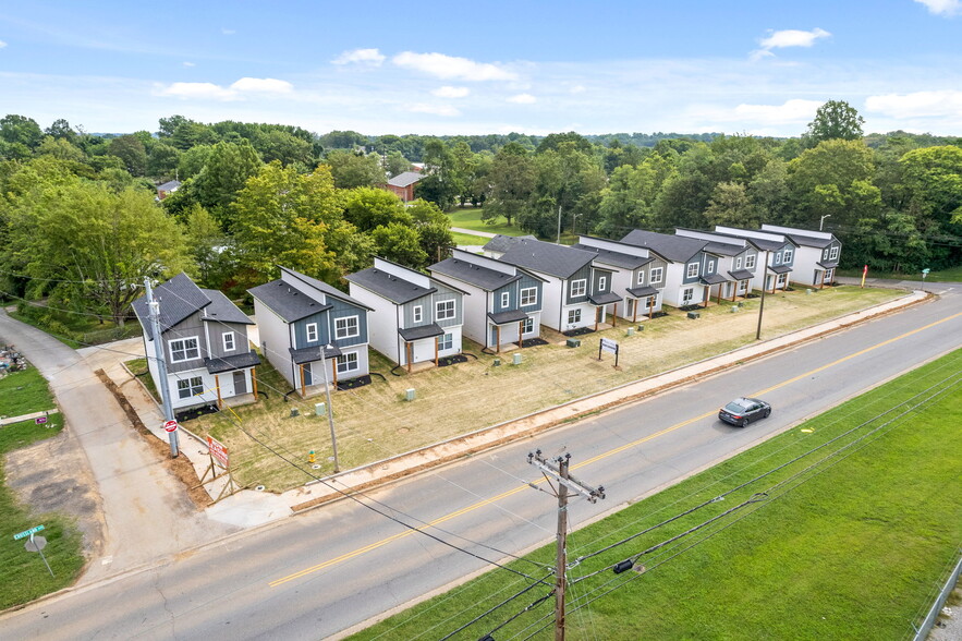 Building Photo - Crossland