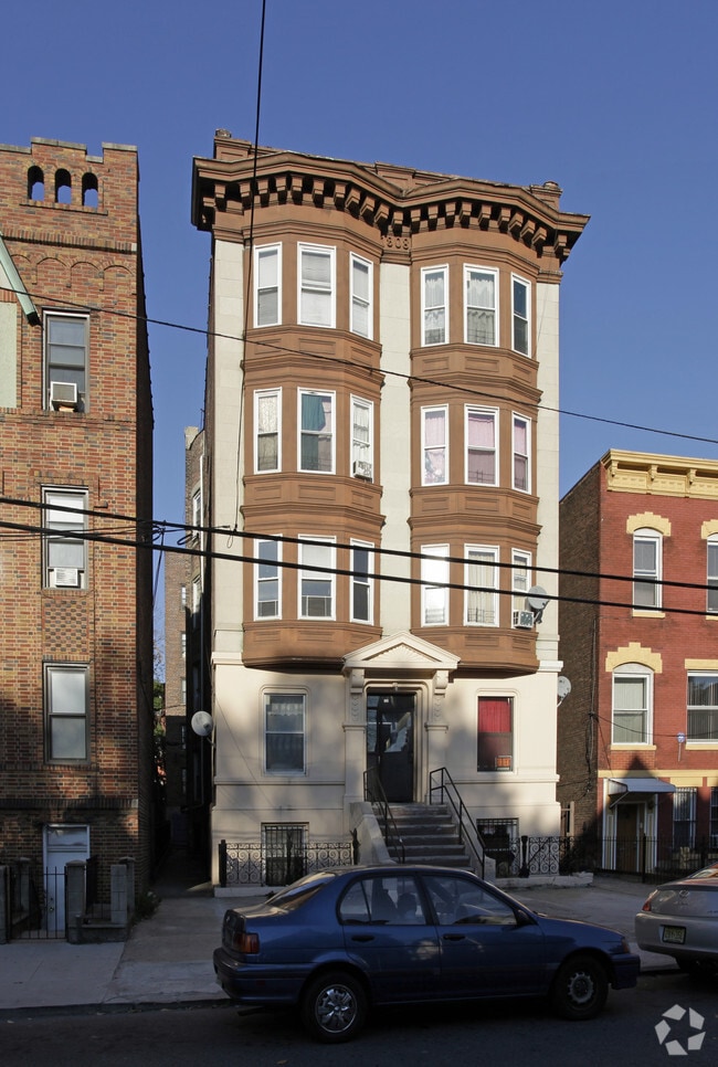 Building Photo - 166 Harrison Ave