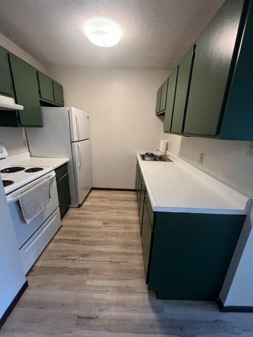 Building Photo - 151 Plum St