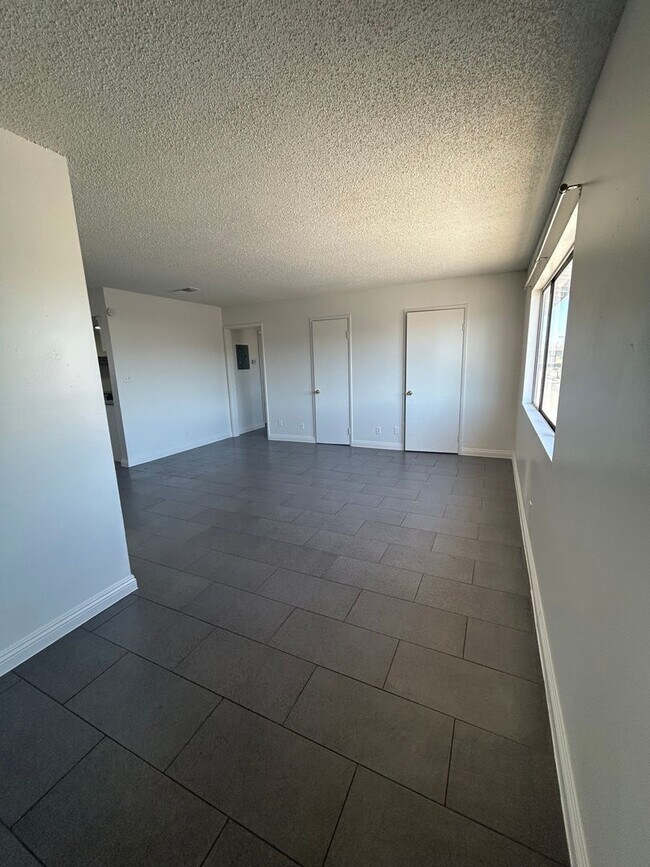 Building Photo - 3840 Hazelwood St