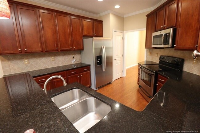 Building Photo - 711 Keystone Park Dr