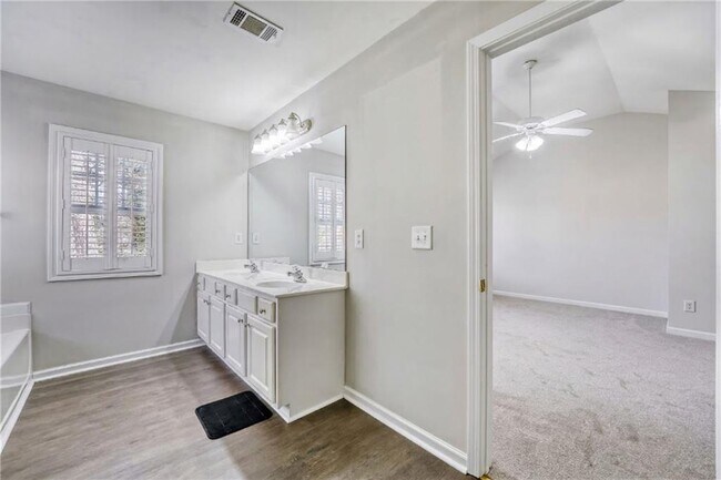 Building Photo - 2934 Wintercrest Dr