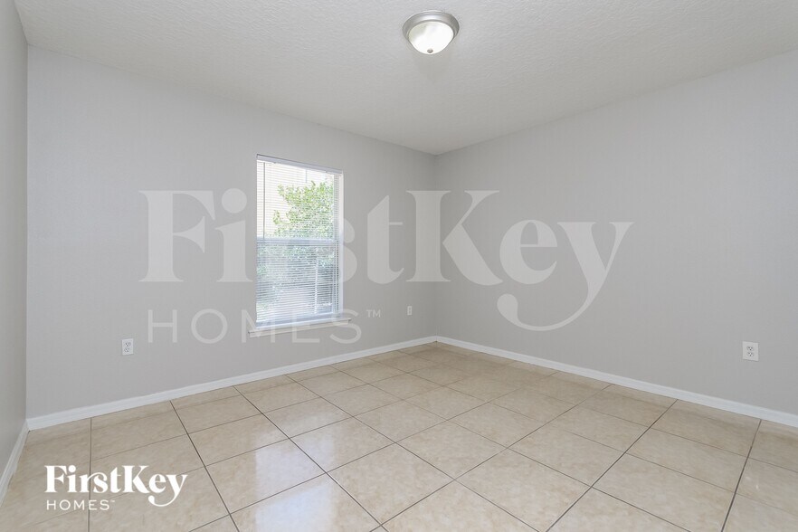 Building Photo - 557 Peace Dr