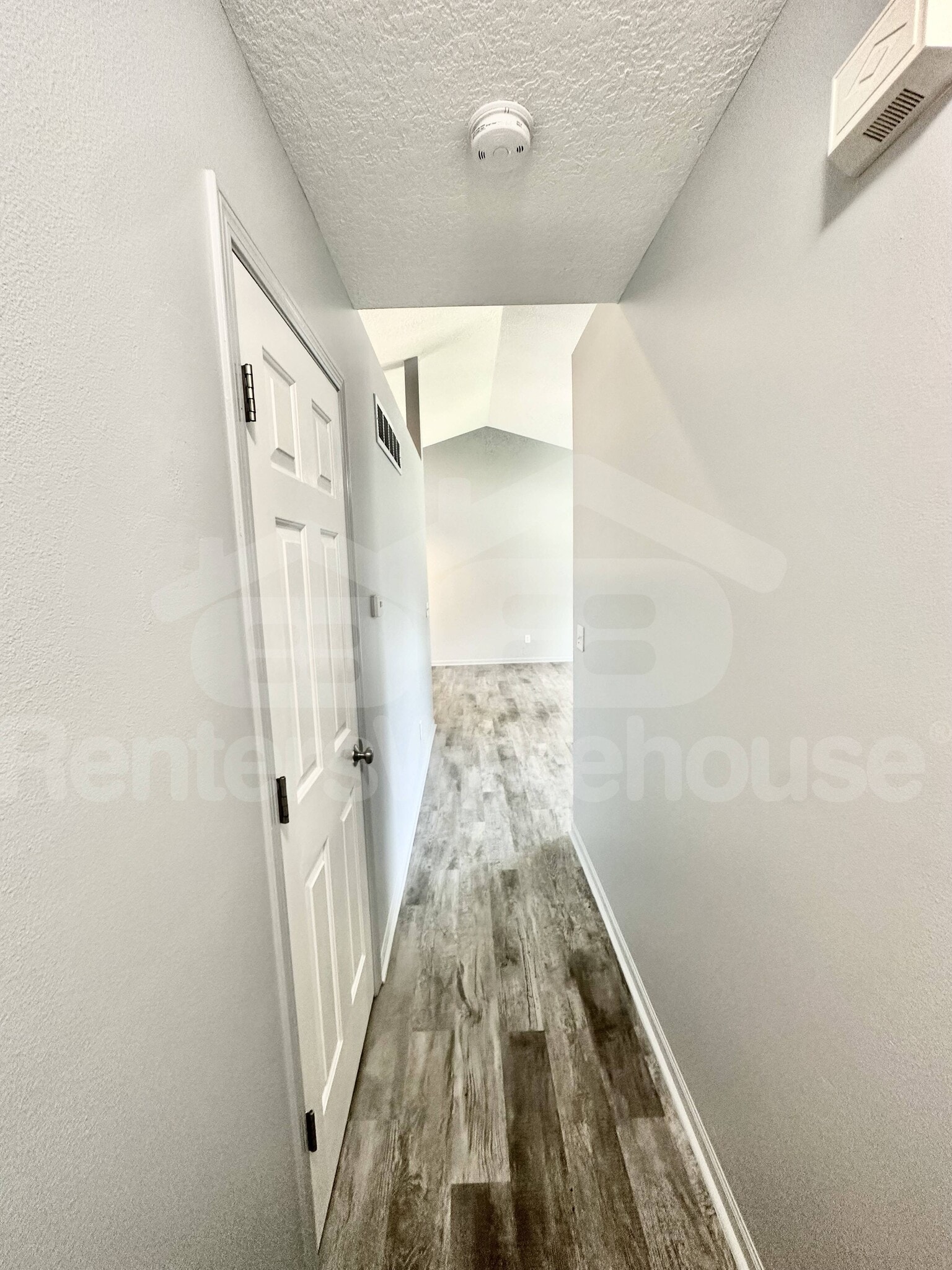 Building Photo - 2144 SE 6th St