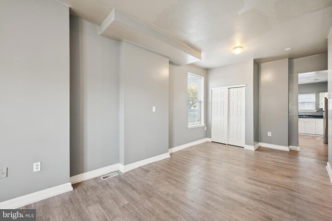 Building Photo - 138 N King St