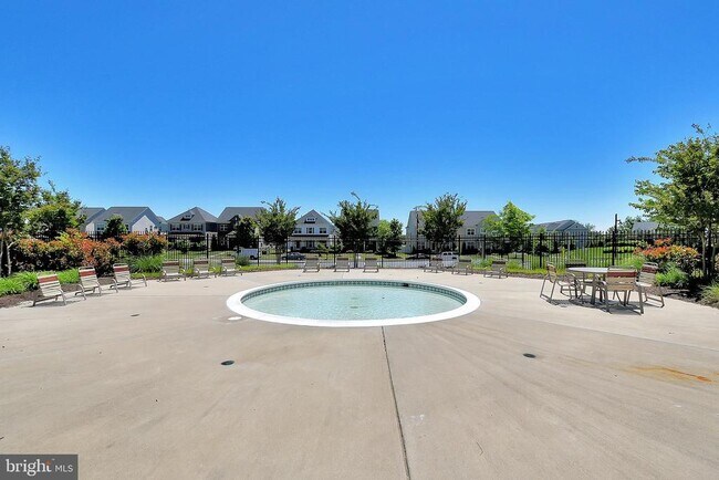 Building Photo - 100 Nestor's Pl