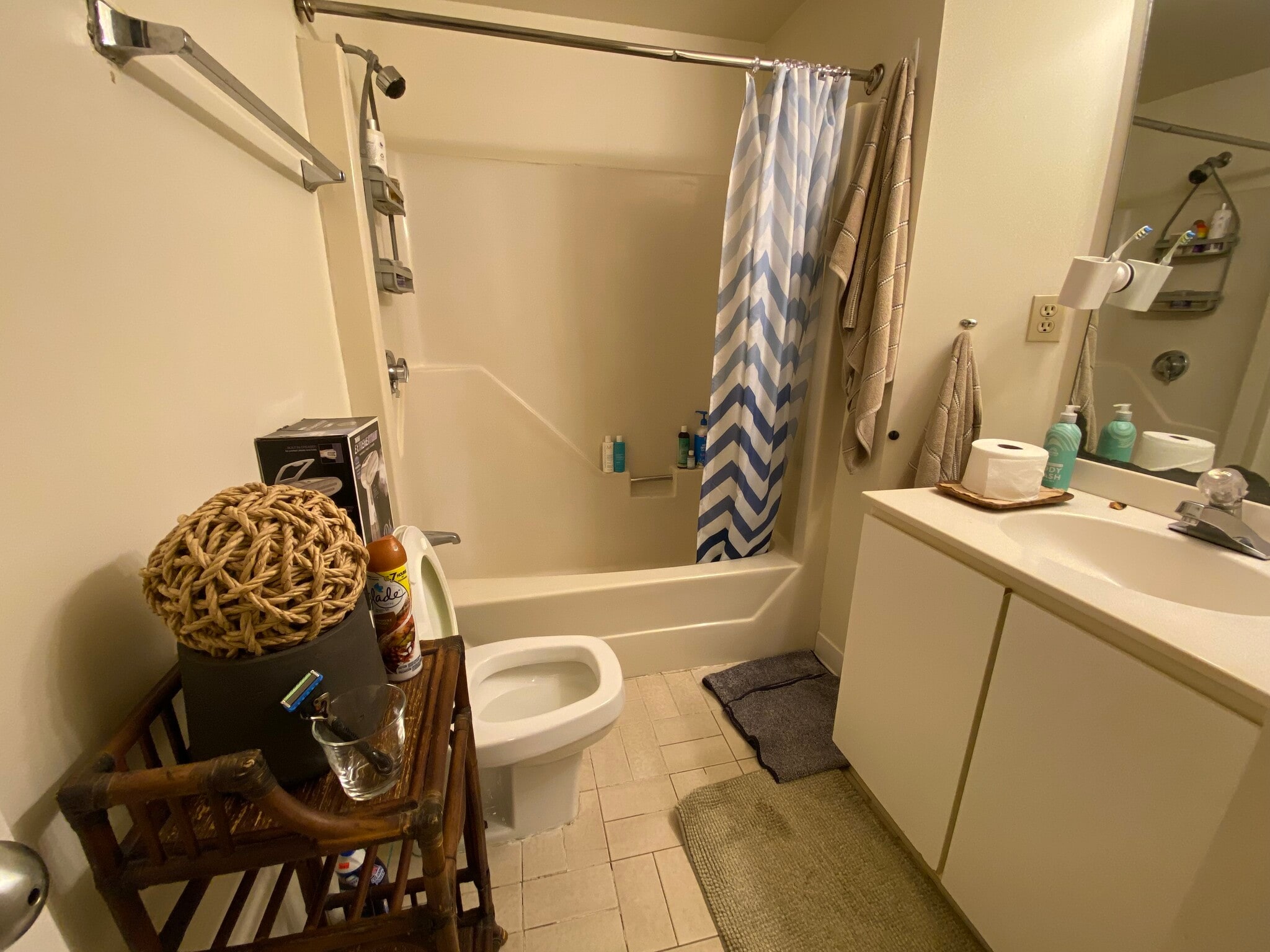 Building Photo - 84 Gainsborough St