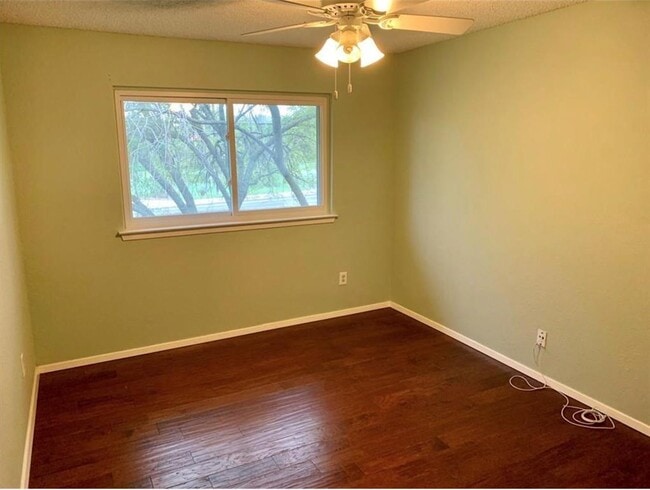 Building Photo - 11502 Tanglebriar Trail
