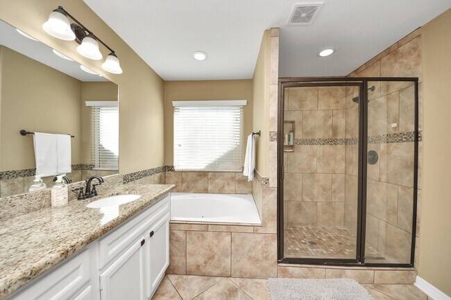 Building Photo - 6714 Albion Cresent Dr