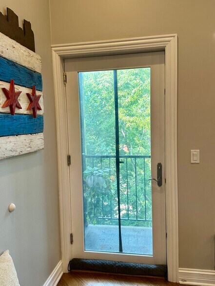 Front Balcony - 2651 W Haddon Ave