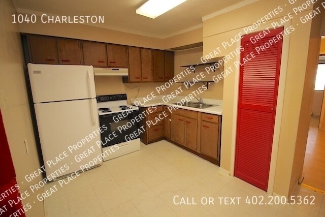 Building Photo - 1040 Charleston-