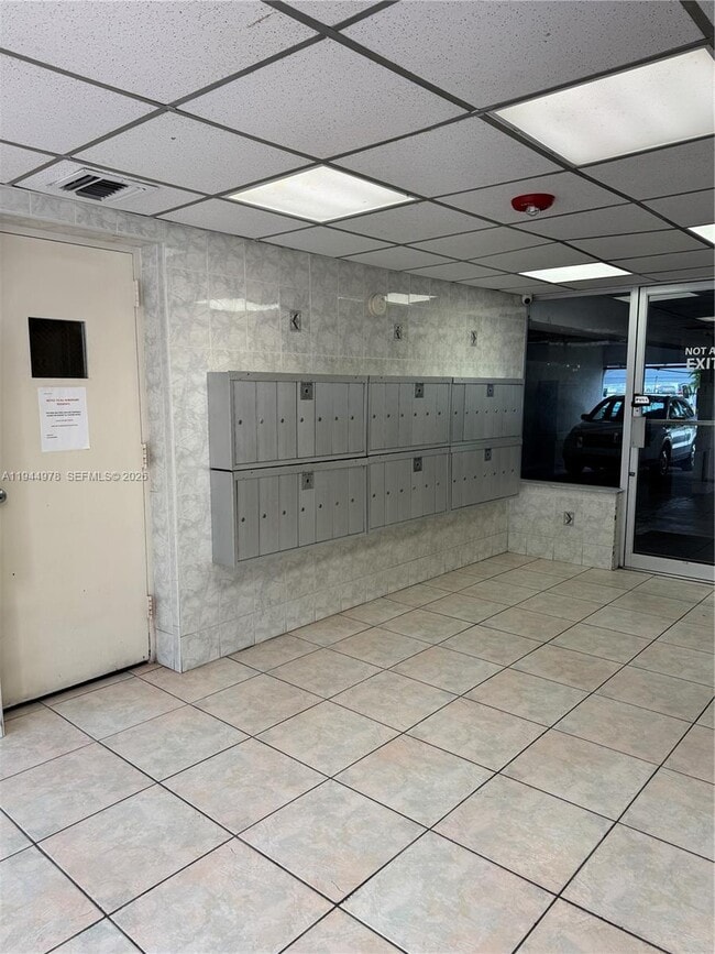 Building Photo - 1225 NE 124th St