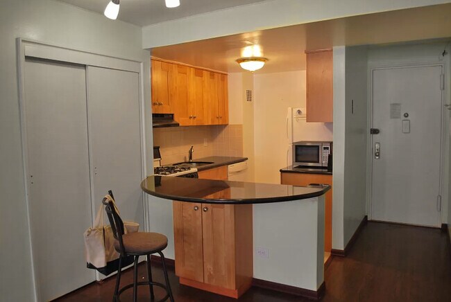 Building Photo - 139 E 33rd St