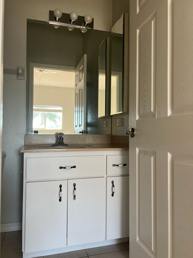 Building Photo - Villa Congress