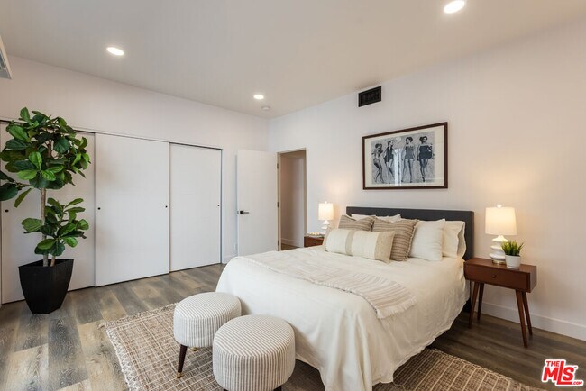 Building Photo - 1210 Kings Rd