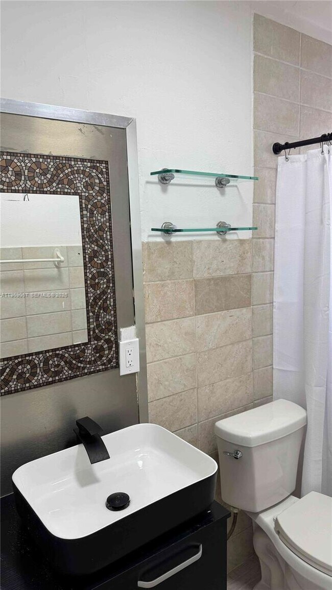 Building Photo - 16221 E Bunche Park Dr