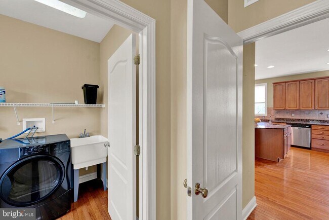 Building Photo - 19 Meadowlark Dr