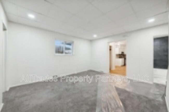Building Photo - 408 Chestnut St