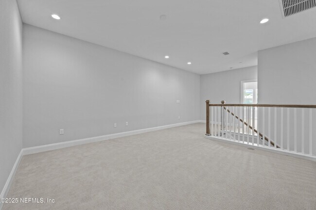 Building Photo - 27 Oak Pk Dr