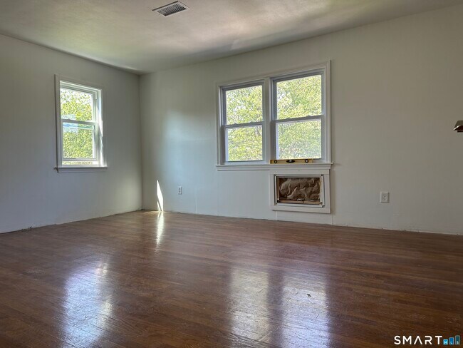 Building Photo - 124 Harbor Dr