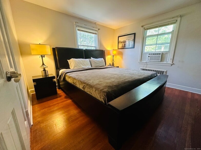 Building Photo - 37 Weed St