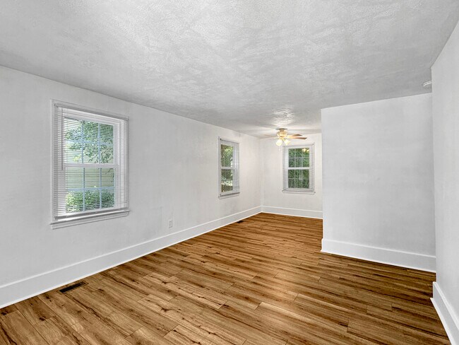Building Photo - 224 Virginia Ave