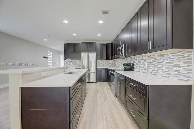 Building Photo - 619 SW 17th St