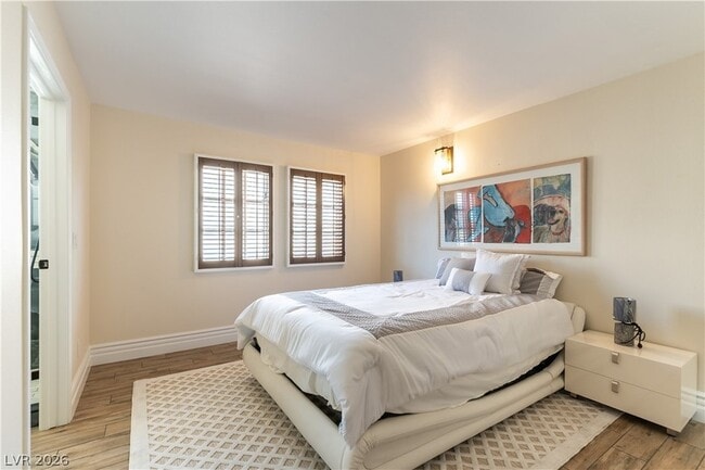 Building Photo - 2845 Queens Courtyard Dr