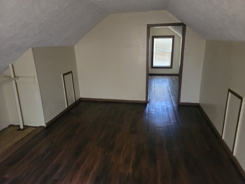 Building Photo - 2027 Hatch Ave