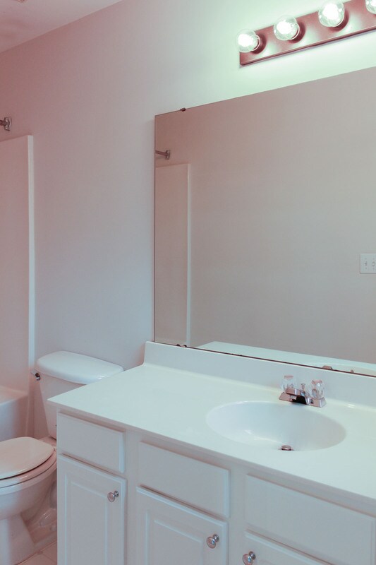 Building Photo - 2204 Valley Haven Dr