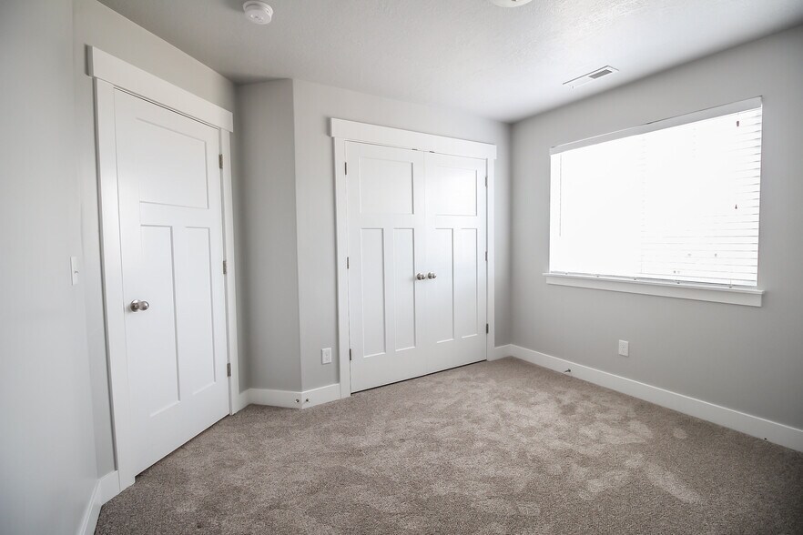 Building Photo - 4901 W Spire Way