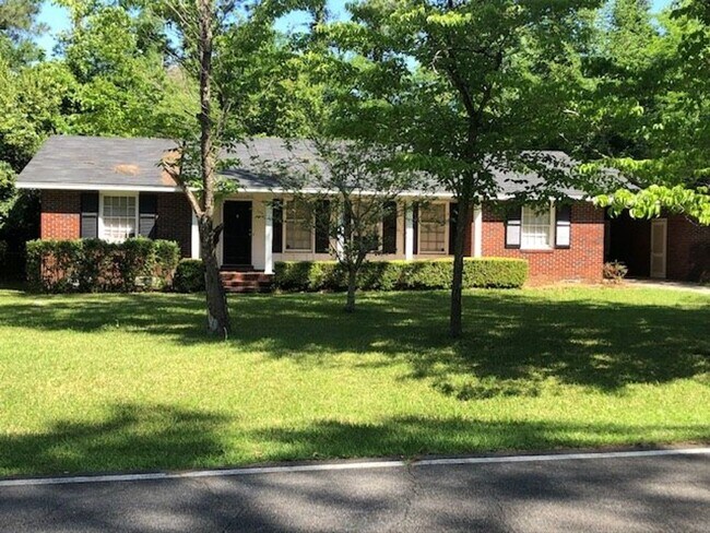 Building Photo - 3 bed 2 bath