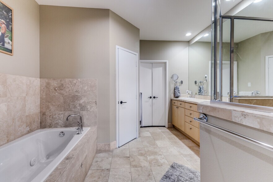 Building Photo - 2928 State St