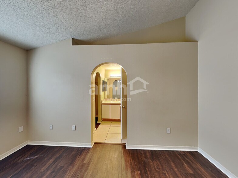 Building Photo - 12605 Parkbury Dr