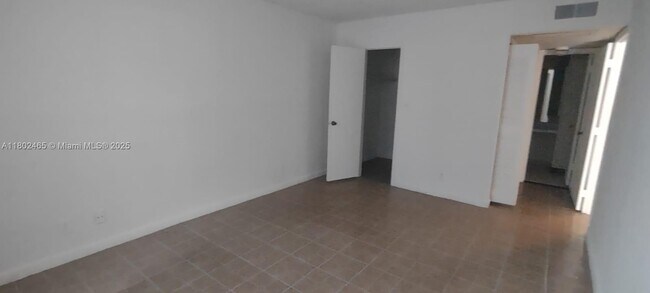 Building Photo - 4009 N University Dr