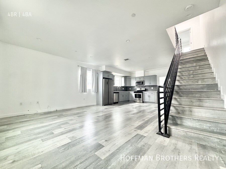 Building Photo - 158 N Mariposa Ave