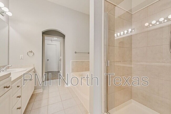 Building Photo - 11644 Lenox Ln