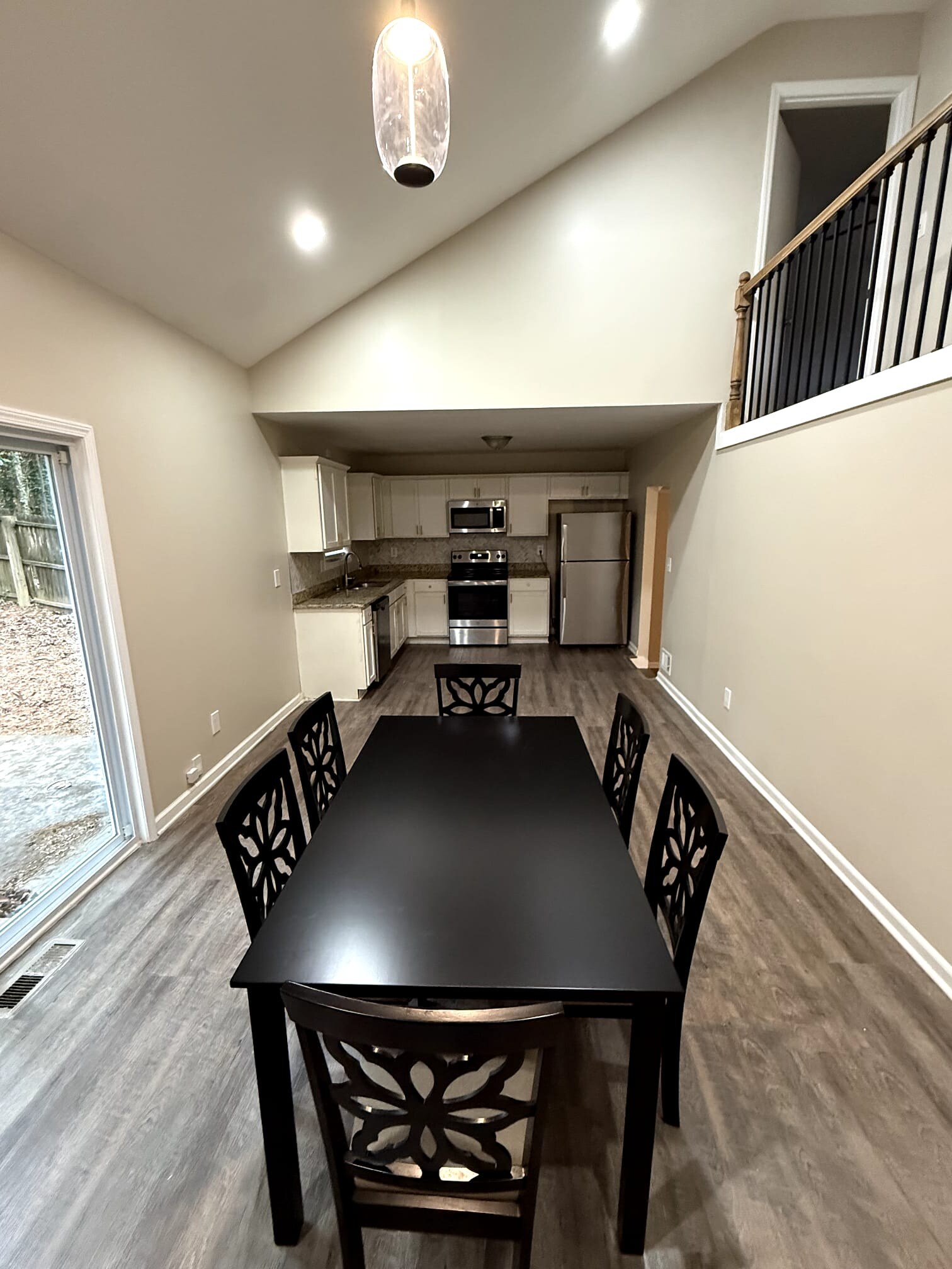 Building Photo - Room in House on Granada Pl