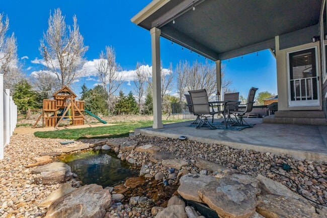 Building Photo - Spacious 4-Bedroom Home with Private Backy...
