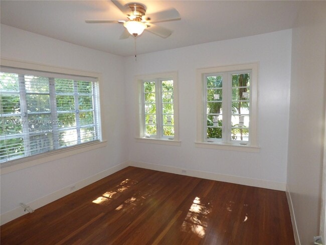 Building Photo - 409 Marmore Ave