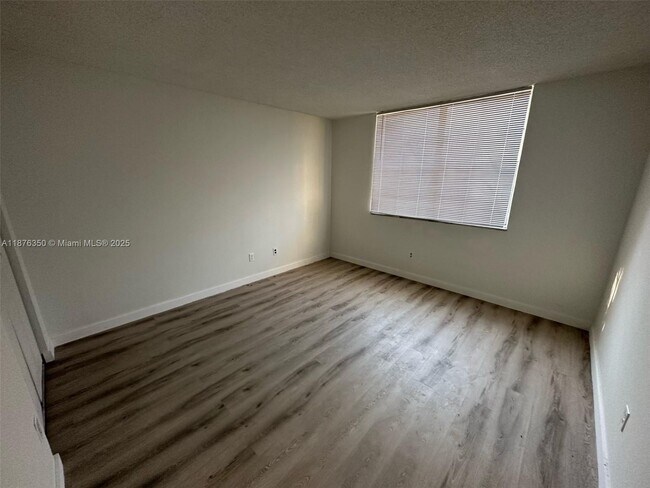 Building Photo - 4174 NW 79th Ave