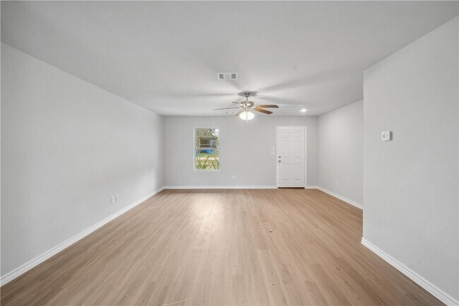Building Photo - 515 16th St
