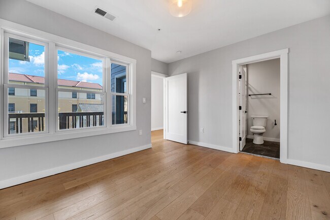 Building Photo - 6914 Willow St NW